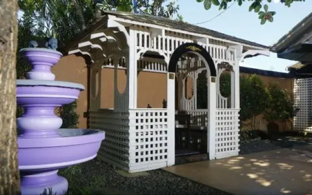 Purple Fountain Courtyard Inn