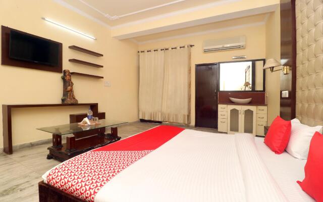 OYO 19403 Hotel Simran