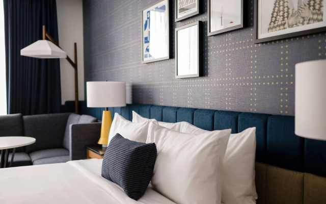 Cambria Hotel Boston Somerville - Image 7