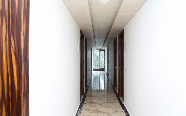 OYO 15566 Hotel Rosewood Inn