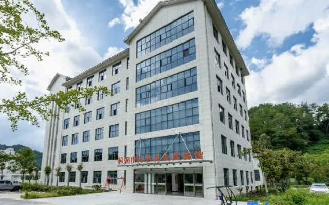 Herun Traditional Chinese Medicine Health Theme Hotel – Exterior – Luan