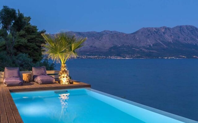 Villa Kastos-Beachfront Villa