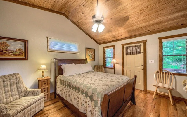 Waldrip Studio Bedroom Cabin by RedAwning