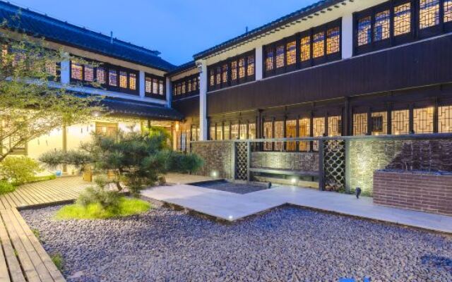 Zhenfengxuan Holiday Courtyard