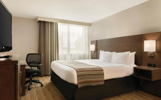 Country Inn & Suites by Radisson, Fergus Falls, MN