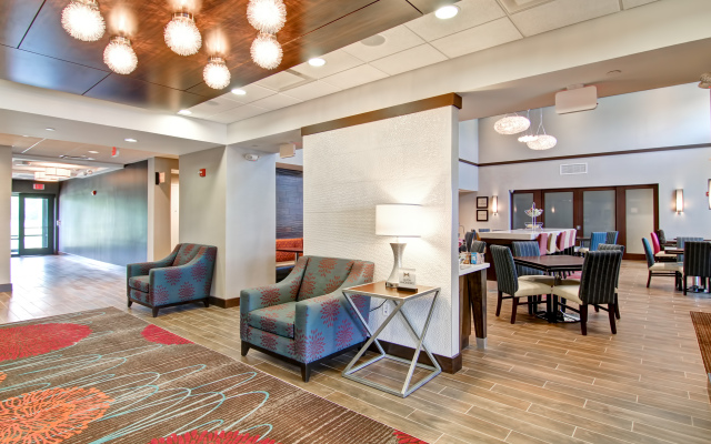 Hampton Inn & Suites Detroit/Troy