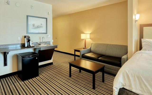 Holiday Inn Express Hotel & Suites Batavia - Darien Lake, an IHG Hotel