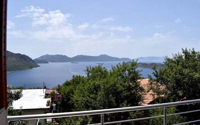 Saranda Teras Pansiyon