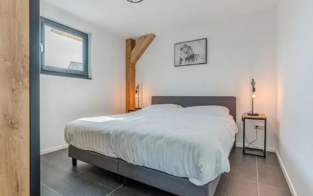 Chic Thatched-roof Stay