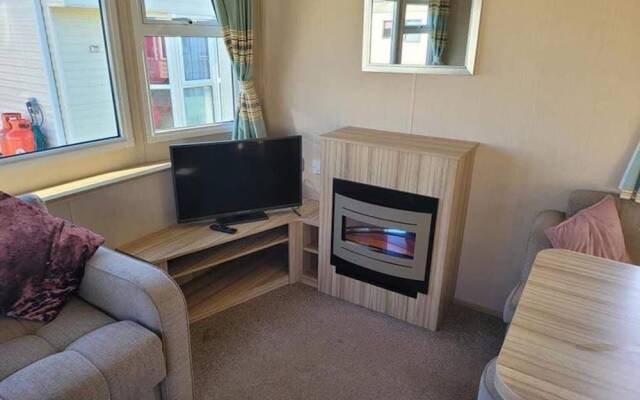 Budget 3-bed Caravan in Tunstall, Hull