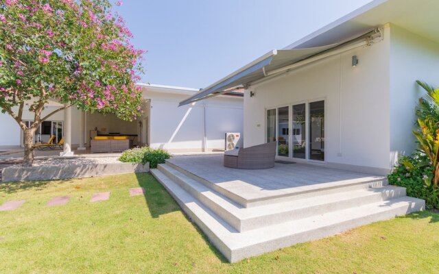 Luxury 5 Bedroom Pool Villa Amrahs