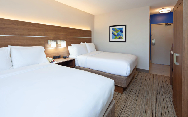 Holiday Inn Express Hotel & Suites San Diego-Escondido by IHG