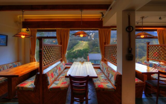 Candlelight Lodge