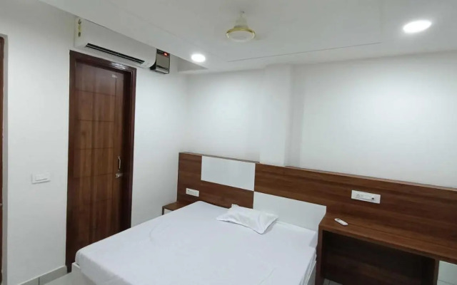 Oyo Home 89062 Ishwar Bharti Apartments