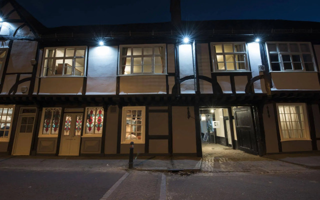The Ostrich Inn