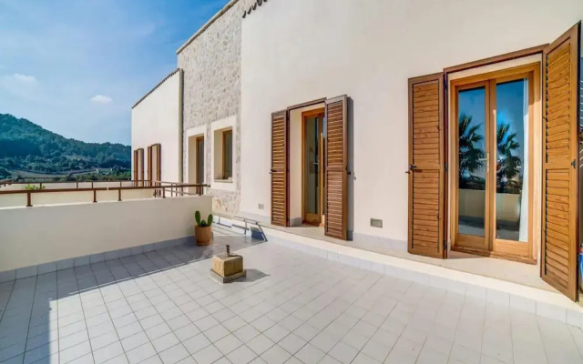 Spacious Villa With Infinity Pool