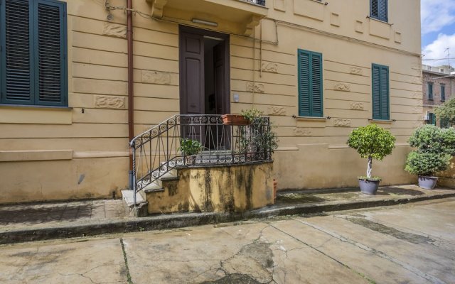 Engaging Apartment in Messina With Balcony