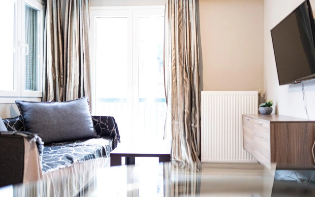 Delmare MQUEEN Apartment