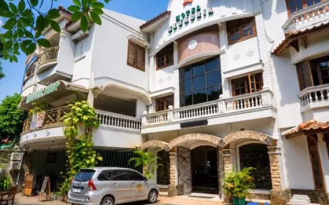 Mahadria Hotel Serang by Tripletree