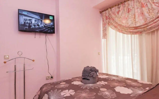 Chrisoupoli Cheerful 2 Bd Apt w Balcony