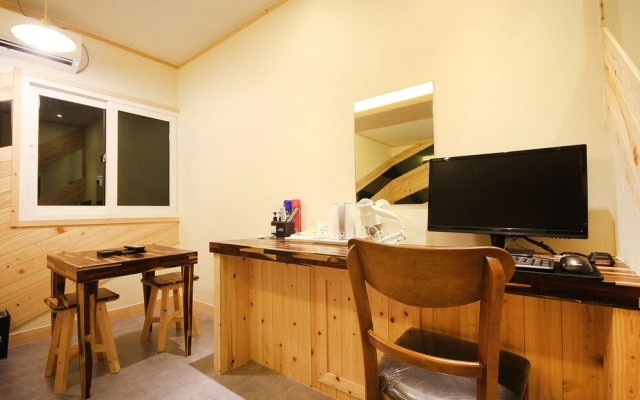 Busan Suyeong Oops Hotel