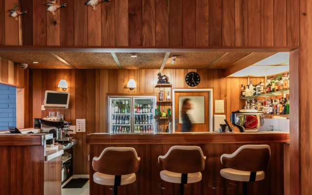 Riverfront Motel & Restaurant