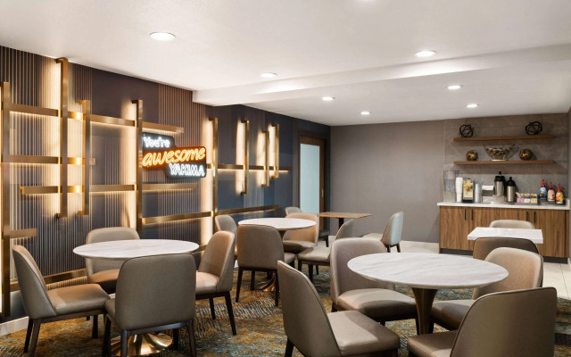 La Quinta Inn & Suites by Wyndham Yakima Downtown