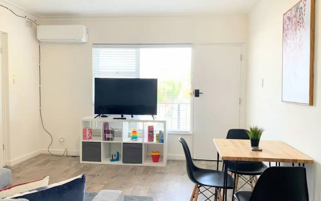 3BR Unit Free Park Wifi Campbelltown