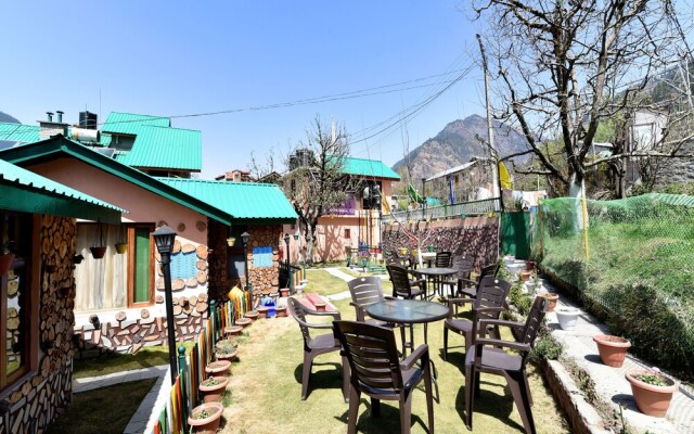 OYO 13348 Home Exotic 2BHK Naggar Road