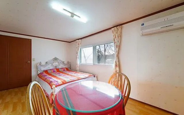 Pohang Mushroom House Pension