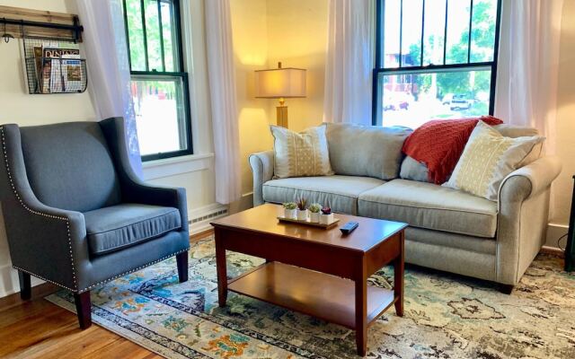 Cozy Bungalow in Downtown Loveland w/Free Bikes!