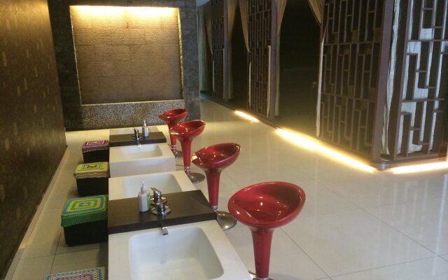 Grand Far East Hotel