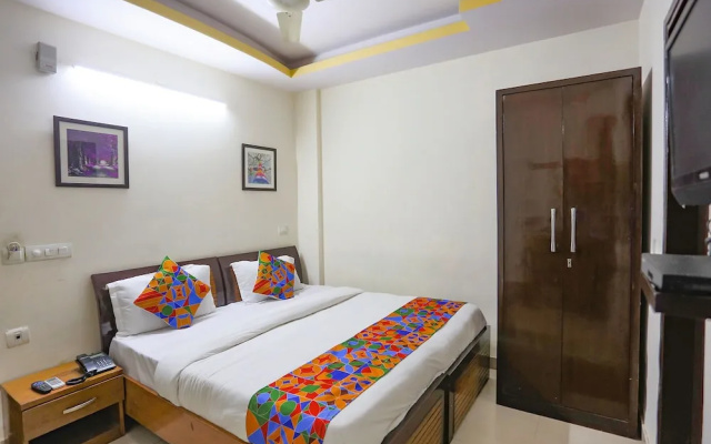 HOTEL THE PARADISE Near Apollo Hospital