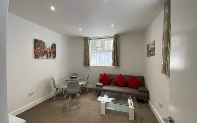 Octagon Apartment 2