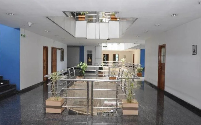 Club 7 Hotel