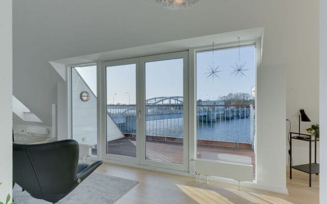 Harbour Penthouse