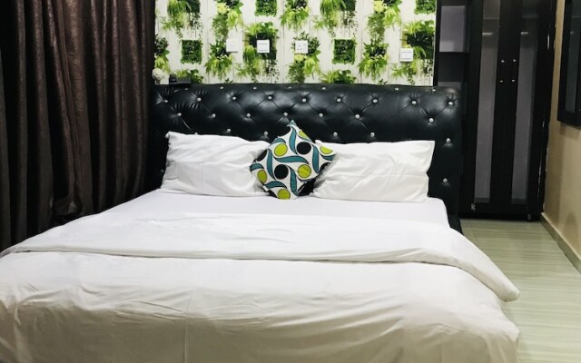 T Golden Villa Hotel