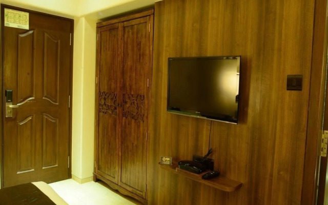 The Maharaja Hotel by OYO Rooms