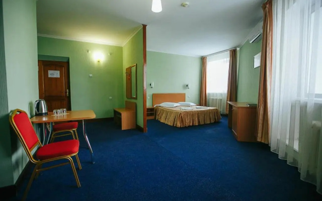 Ayan Hotel