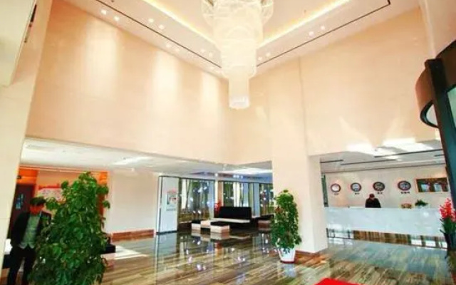 Hunchun Eurasian Hotel (Ouya Yanbai Shopping Center International Passenger Transport Station) – Lobby – Yanbian