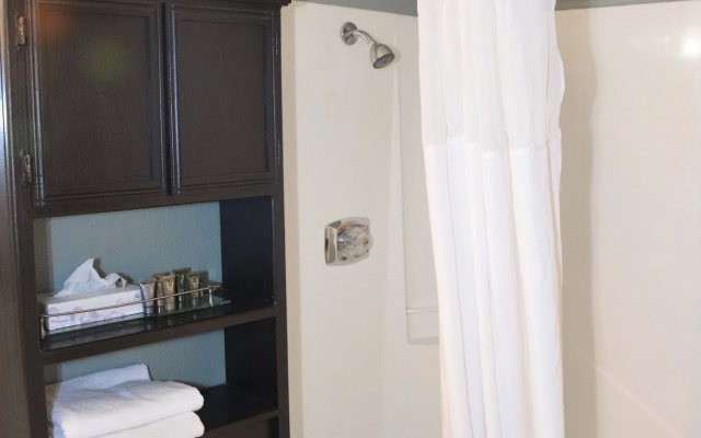 Roosevelt Inn and Suites