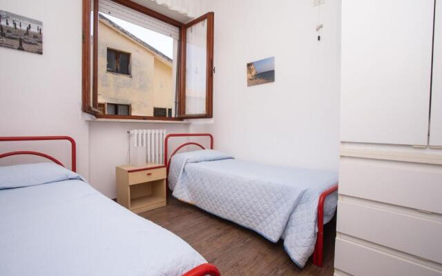 S173 - Sirolo, Ampio Trilocale Comodo Ai Servizi Sx