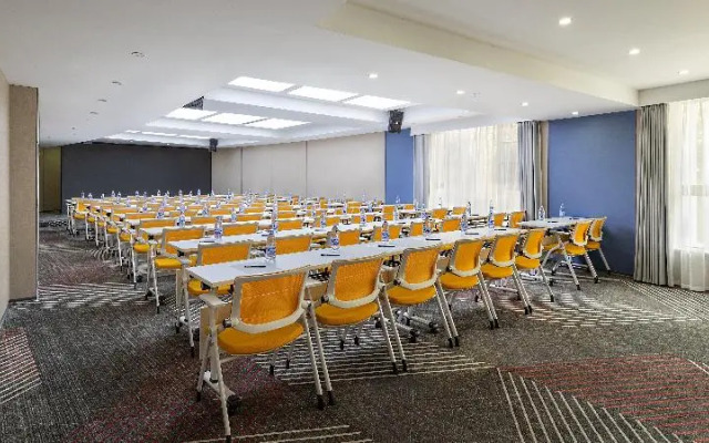 Holiday Inn Express Kunming Railway Station