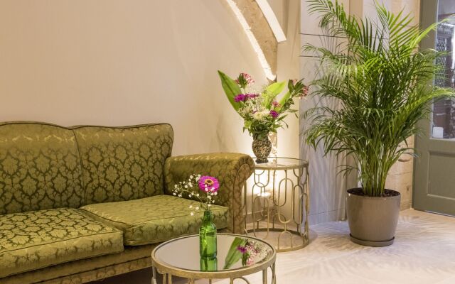 Viaggio Elegant Rooms