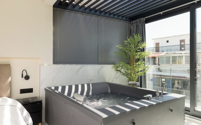 Ophelia Suites by halu!