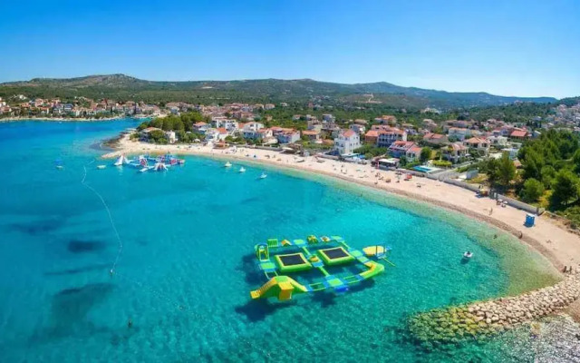 Beautiful 2-bedrooms Apartment in Rogoznica