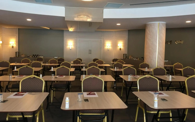 Hotel Excellence Inn