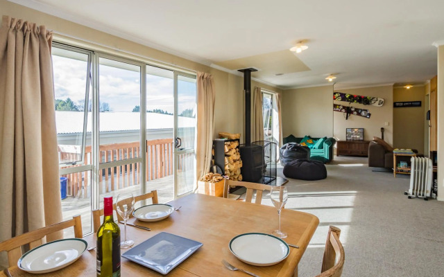Tui's Lookout - Ohakune Holiday Home