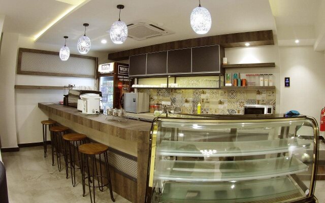 Meriton Inn Hotel