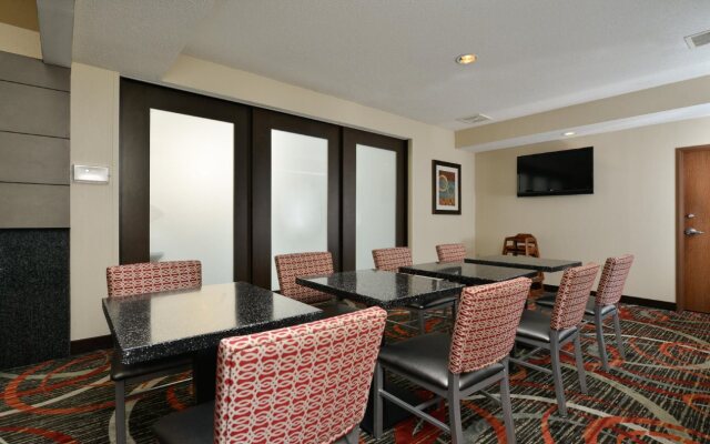 Holiday Inn Express Boston - Milford by IHG